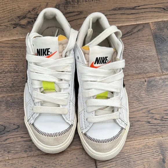 Nike Big Kids size 6 sneakers - Picture 1 of 12